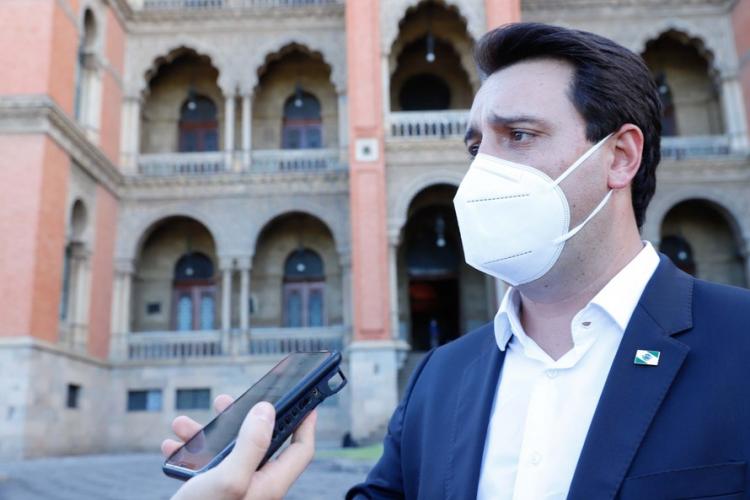 Vacinação contra COVID-19 começa neste mês no Paraná