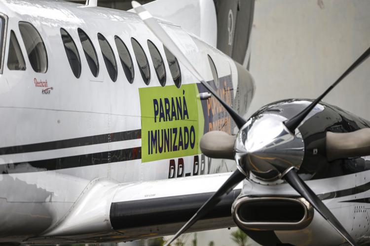 Governo usa frota aérea para agilizar imunização contra COVID-19 em todo o Paraná