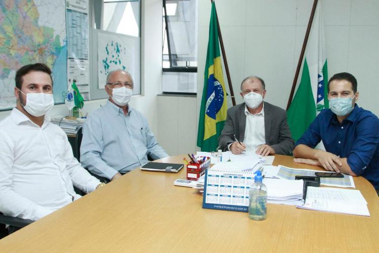 Prefeitos do Oeste do Paraná se reúnem em encontro com o secretário da SEDU