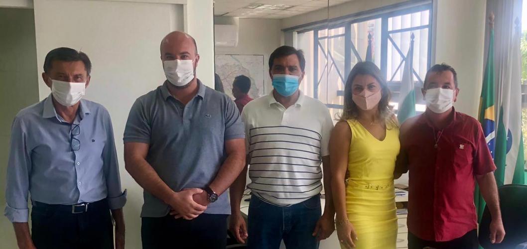 Sem feriado de Carnaval, diretor-geral da SEDU recebe prefeitos em audiências   