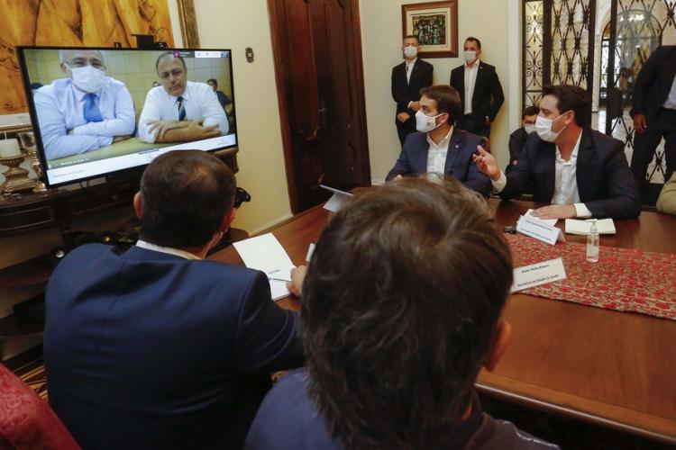 Paraná formaliza intenção de comprar 16 milhões de vacinas contra COVID-19