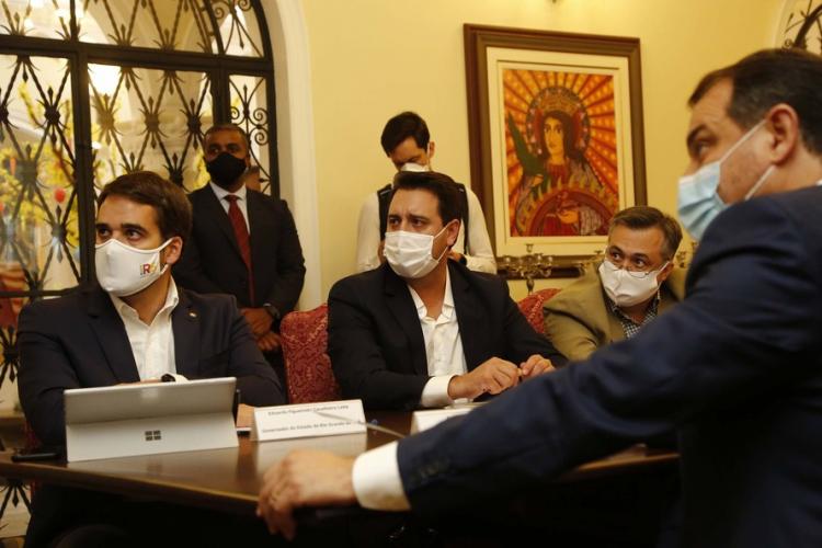 Paraná formaliza intenção de comprar 16 milhões de vacinas contra COVID-19