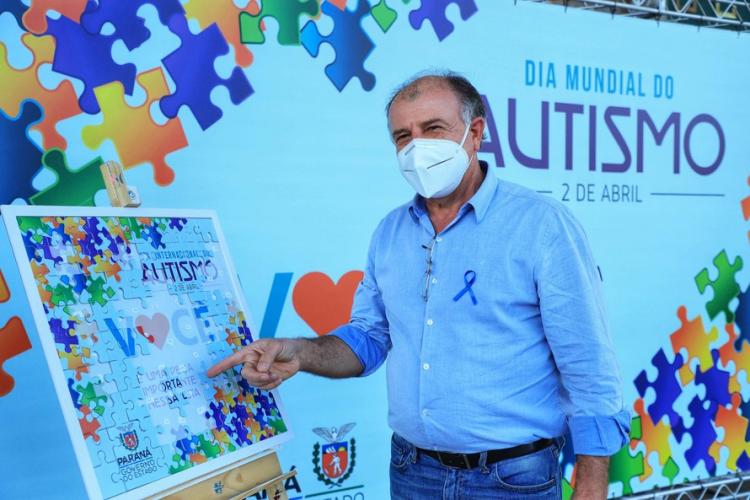 Ação no Palácio Iguaçu une lideranças por conscientização sobre Autismo