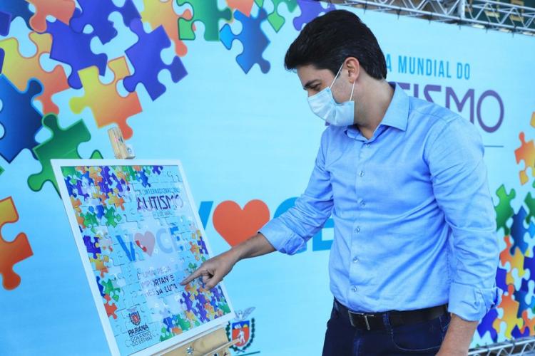 Ação no Palácio Iguaçu une lideranças por conscientização sobre Autismo