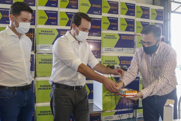 Com nova remessa, Paraná intensifica vacinação de domingo a domingo