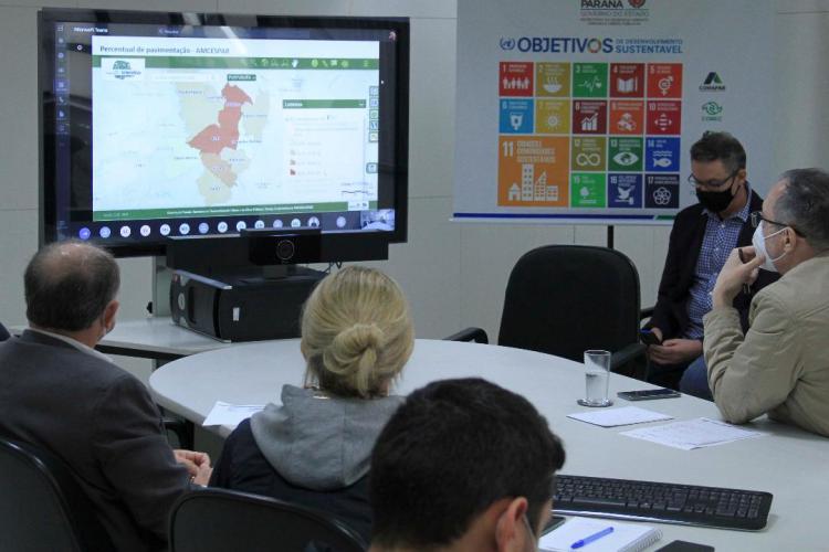Videoconferências mostram trabalho da SEDU / Paranacidade a prefeitos dos 399 Municípios