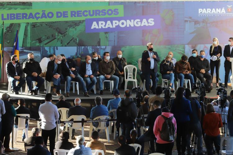 Governador anuncia construção de 1.479 casa e um Condomínio de Idosos em Arapongas