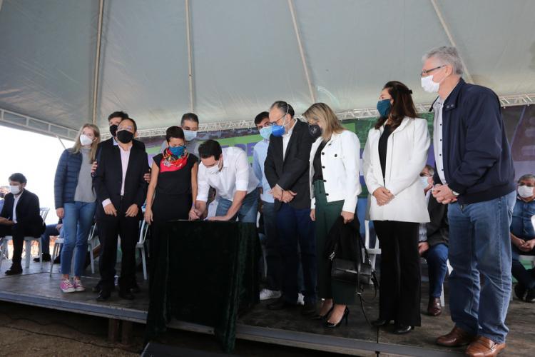 Governador autoriza Condomínio para Idosos e lança construção de 643 casas em Londrina