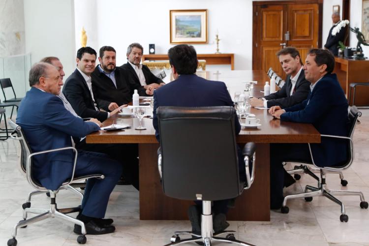 Governador garante apoio do Estado na urbanização da ocupação Bubas, em Foz do Iguaçu