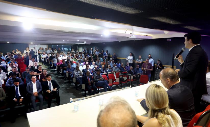 Governo do Estado debate Regionalização do Tratamento de Água e Esgoto com prefeitos