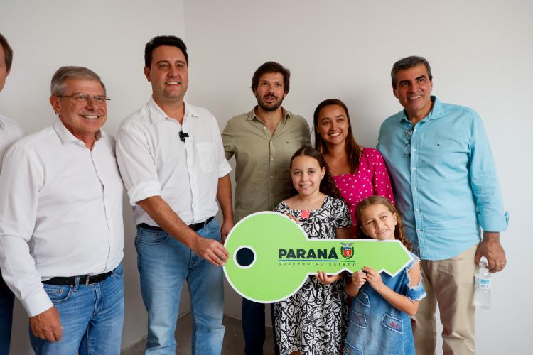 Casa Fácil: governador inaugura Residencial com 144 Apartamentos em Londrina