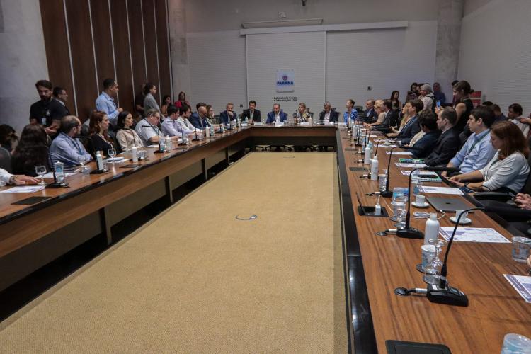 Governo e BNDES iniciam estruturação de VLT entre Curitiba e São José dos Pinhais