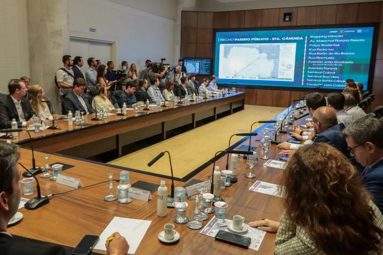 Governo e BNDES iniciam estruturação de VLT entre Curitiba e São José dos Pinhais