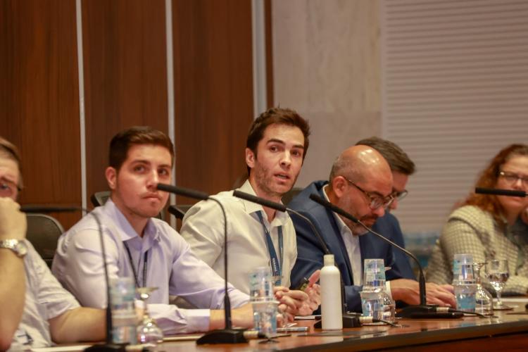 Governo e BNDES iniciam estruturação de VLT entre Curitiba e São José dos Pinhais