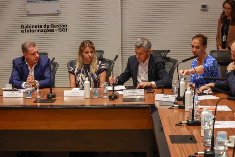 Governo e BNDES iniciam estruturação de VLT entre Curitiba e São José dos Pinhais