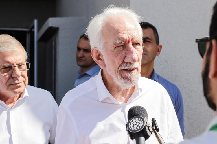 Com o apoio do Estado, 200 moradores de Maringá ganham as chaves da Casa Própria