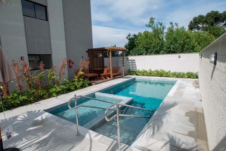 Com apoio da COHAPAR, 68 famílias recebem as chaves da Casa Própria em Pinhais