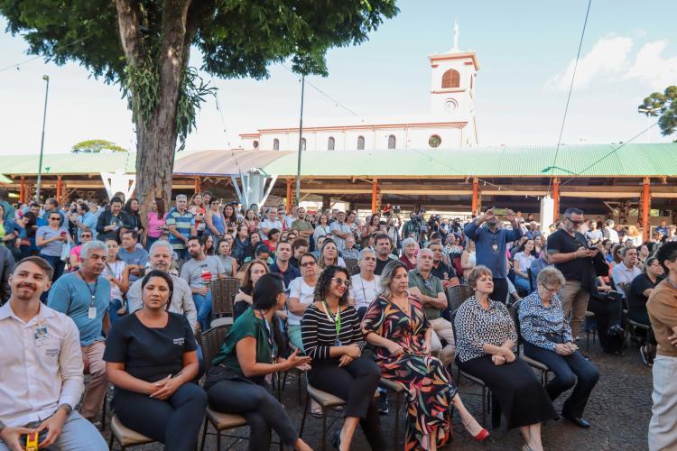 Asfalto, Viaduto, UBS e Sede da PM: Ratinho Junior libera pacotão de obras para Cambé