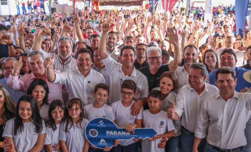 Governador inaugura Bairro Planejado e anuncia R$ 106 milhões da Sanepar em Cianorte