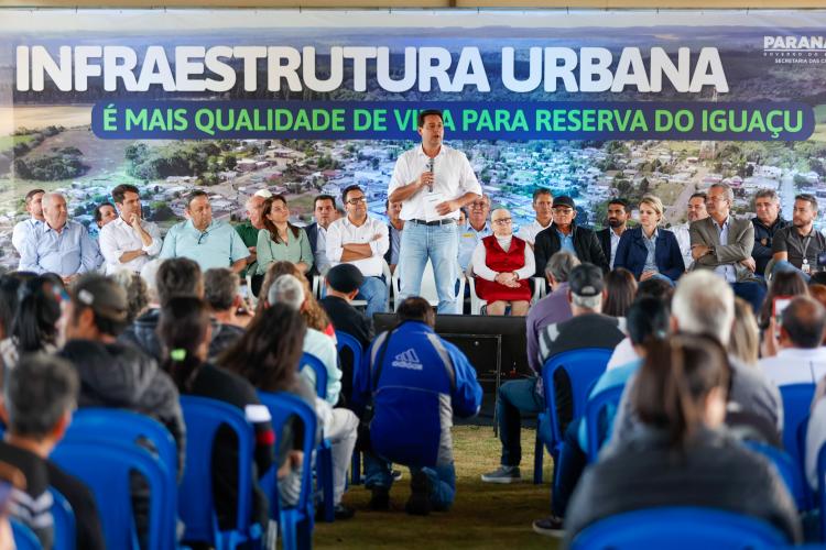 Governador assina regularização de Moradias e Pavimentação para Reserva do Iguaçu