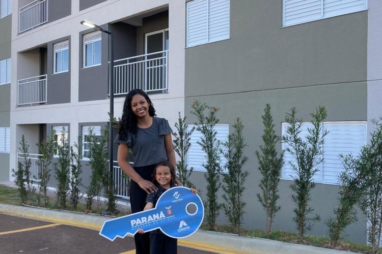 Com apoio do Estado, 320 apartamentos são entregues a famílias de Maringá