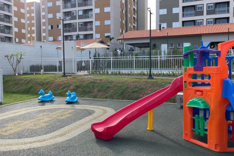 Com apoio do Estado, 320 apartamentos são entregues a famílias de Maringá