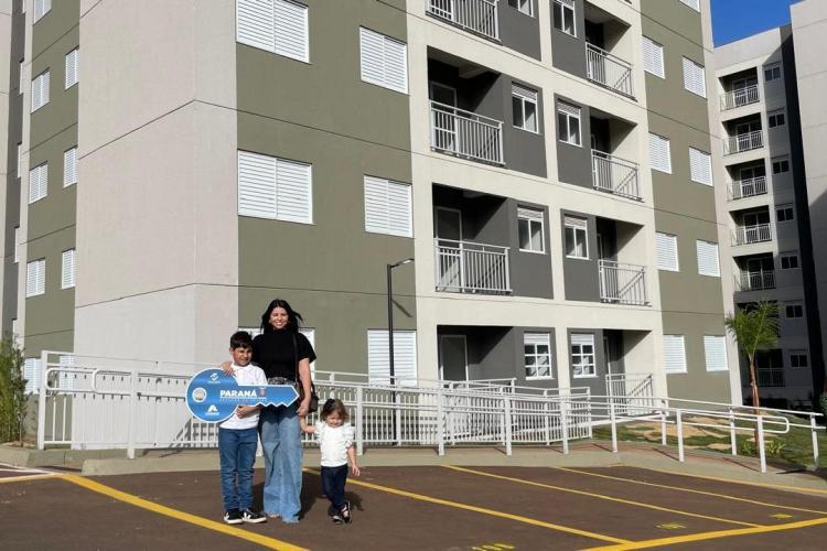 Com apoio do Estado, 320 apartamentos são entregues a famílias de Maringá