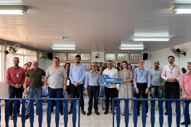 COHAPAR entrega chaves de residencial a 20 famílias de Diamante do Norte