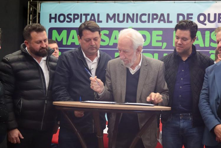 Governo inaugura obras e anuncia novos investimentos para Quedas do Iguaçu