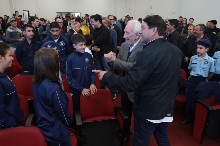 Governo inaugura obras e anuncia novos investimentos para Quedas do Iguaçu