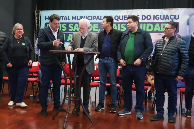 Governo inaugura obras e anuncia novos investimentos para Quedas do Iguaçu