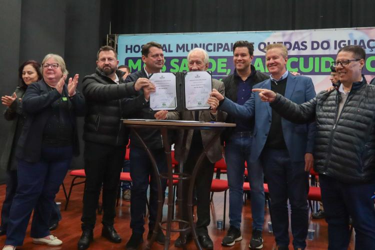 Governo inaugura obras e anuncia novos investimentos para Quedas do Iguaçu