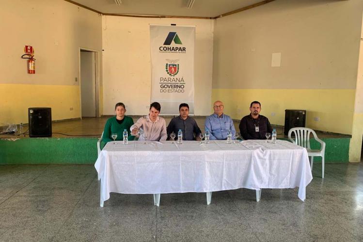 Em Japira, COHAPAR entrega Títulos de Regularização Fundiária a 102 famílias