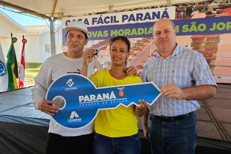 COHAPAR entrega 80 unidades habitacionais a famílias de São Jorge do Ivaí