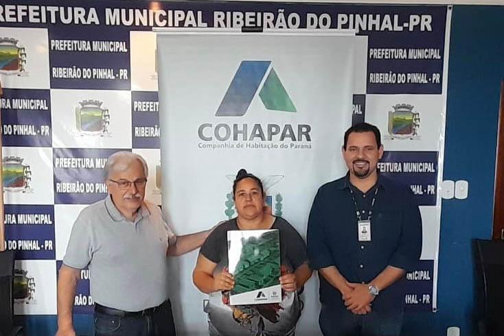 COHAPAR entrega Títulos de Regularização em Douradina, Ribeirão do Pinhal e Turvo