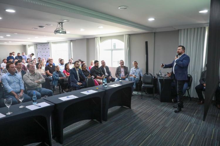 Secid apresenta programas de desenvolvimento urbano e regional aos prefeitos da Região Metropolitana de Curitiba