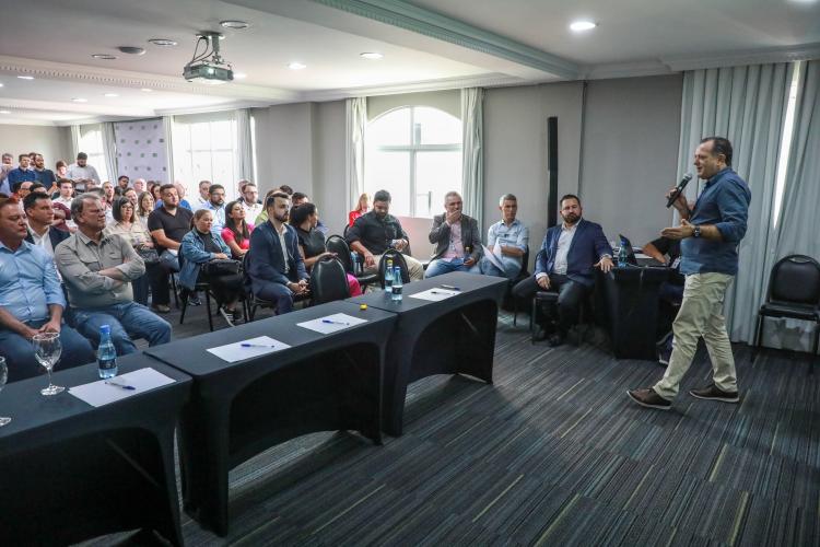 Secid apresenta programas de desenvolvimento urbano e regional aos prefeitos da Região Metropolitana de Curitiba