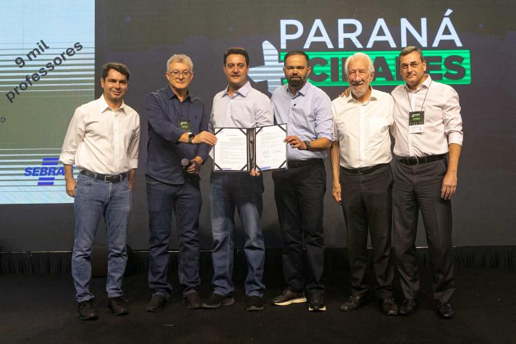 Paraná vai investir mais de R$ 1 bilhão para a construção de 6 mil casas a famílias vulneráveis