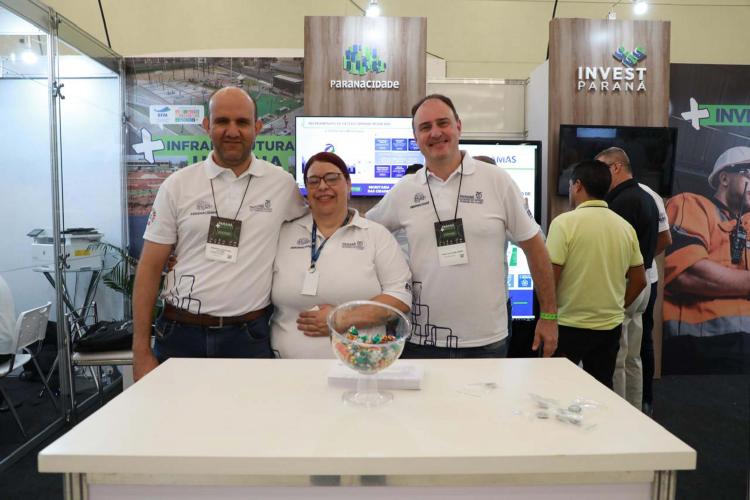 Paraná Mais Cidades: Feira de Serviços orienta gestores para acesso a programas do Estado