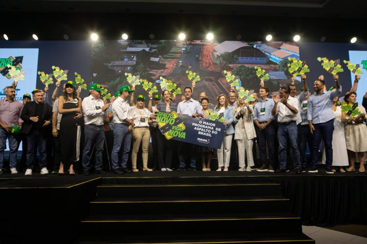 Governador lança novas fases do Asfalto Novo, Vida Nova para cidades de até 50 mil habitantes