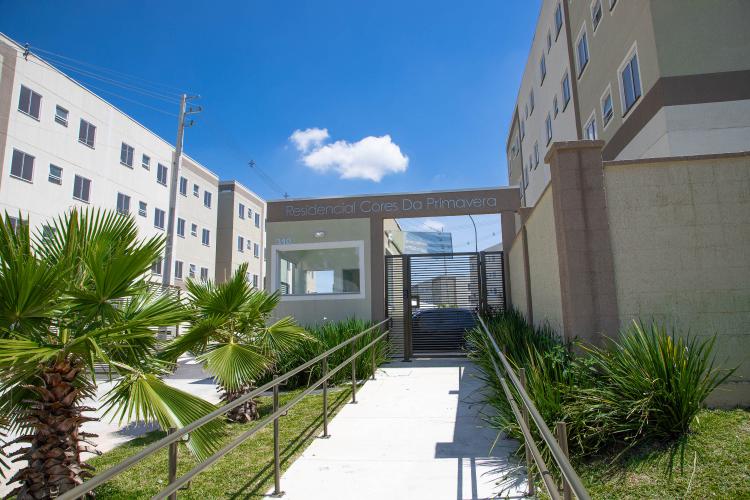 Com apoio da COHAPAR, 192 famílias recebem apartamentos em novo Residencial na Capital