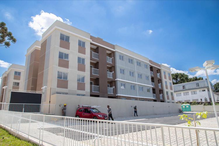 Com recursos do Casa Fácil Paraná, Cohapar entrega apartamentos em Pinhais