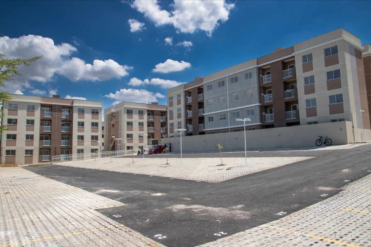 Com recursos do Casa Fácil Paraná, Cohapar entrega apartamentos em Pinhais