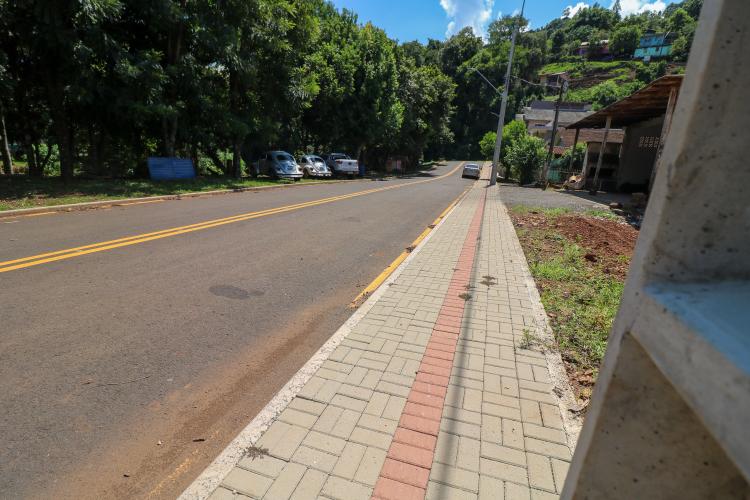 R$ 1 bilhão em pavimentação Asfalto Novo, Vida Nova transforma as pequenas cidades