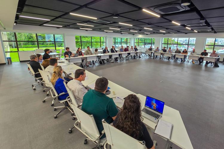 AMEP recebe propostas da FIEP sobre o Plano de Desenvolvimento da RMC