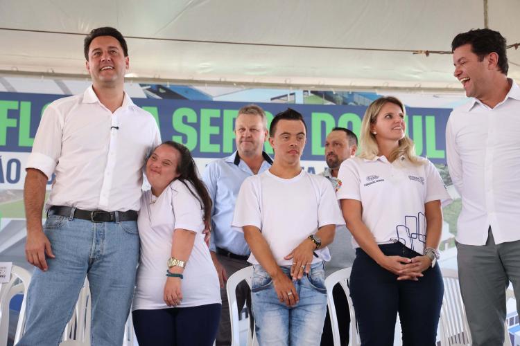 Fim do improviso: Ratinho Junior inaugura nova APAE de Flor da Serra do Sul