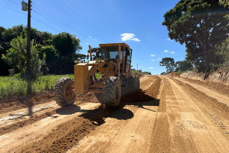 Pavimentação entre Mandirituba e São José dos Pinhais avança com drenagem e terraplenagem