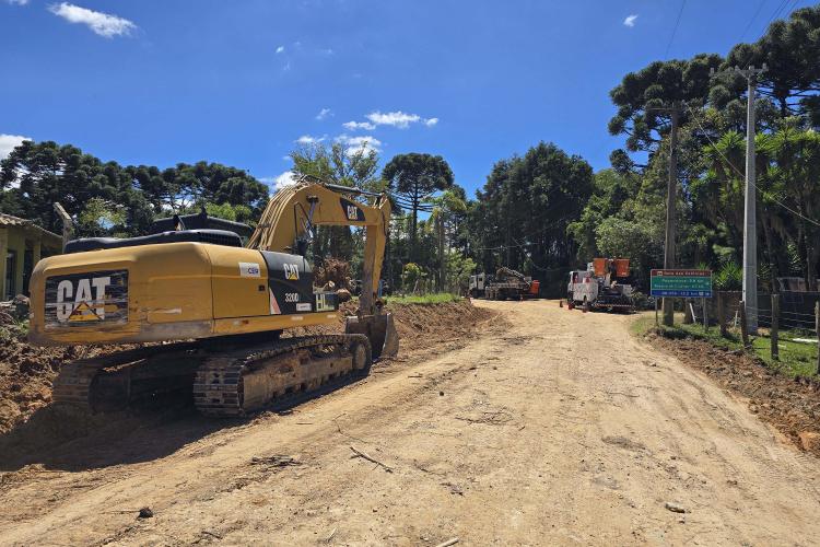 Pavimentação entre Mandirituba e São José dos Pinhais avança com drenagem e terraplenagem