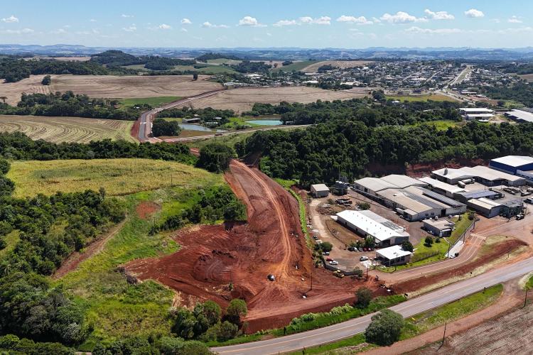 Governo investe R$ 10 milhões na pavimentação e recuperação da malha viária de Renascença