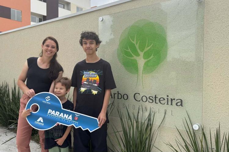 Com apoio do Casa Fácil Paraná, famílias de Araucária conquistam imóveis próprios